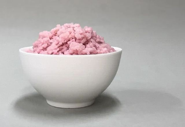 HAJA PROTEÍNA... CIENTISTAS DESENVOLVEM ARROZ DE CARNE BOVINA...